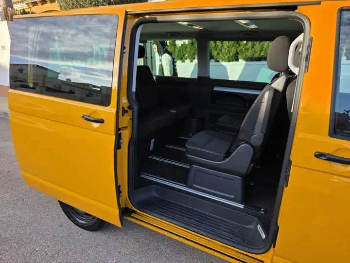 Volkswagen Multivan • 2018 • 290,000 km 8