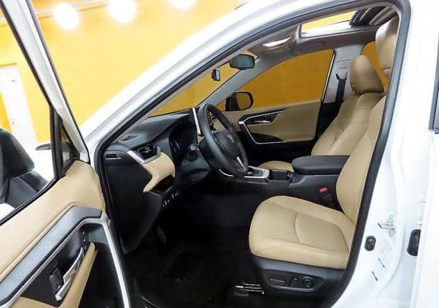 Toyota RAV4 Hybrid • 2022 • 36,000 km 2