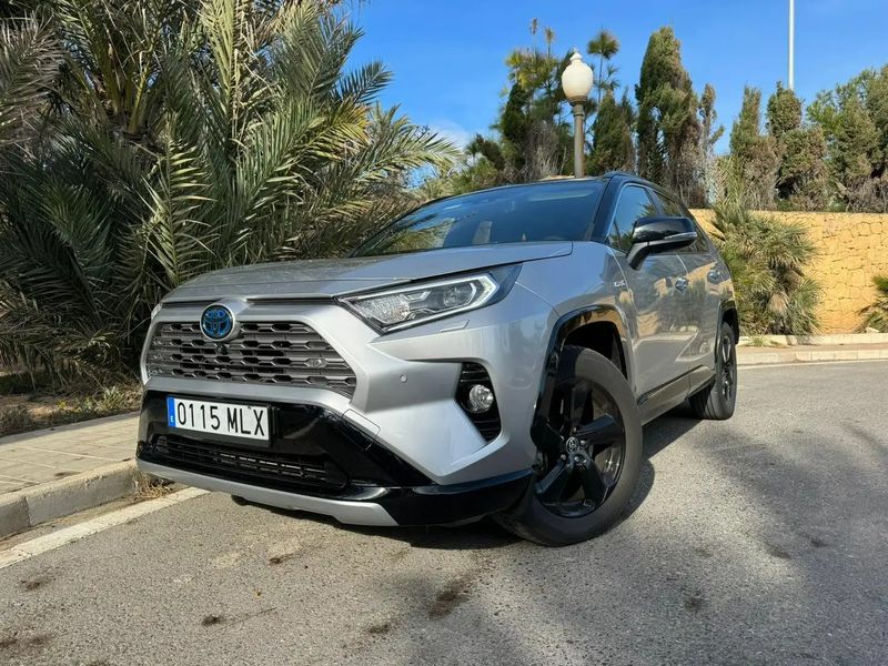 Toyota RAV4 • 2020 • 71,000 km 1