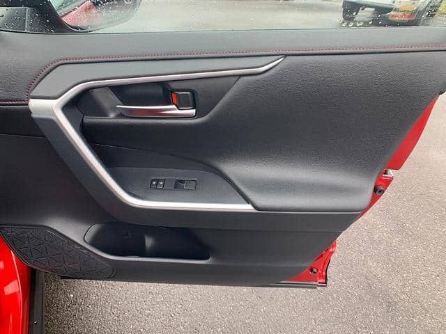 Toyota RAV4 Hybrid • 2021 • 34,500 km 12