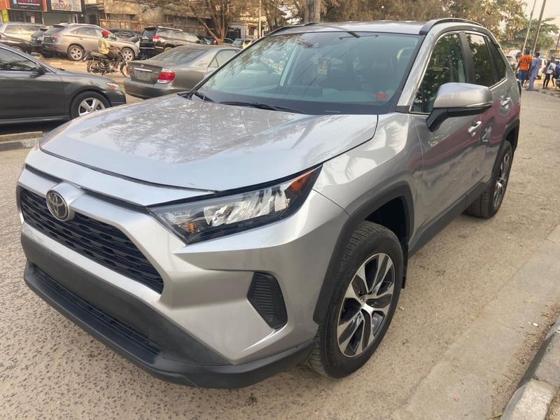 Toyota RAV4 • 2019 • 24 km 1