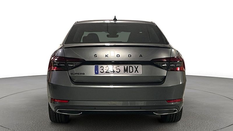 Škoda Superb • 2023 • 6,750 km 4