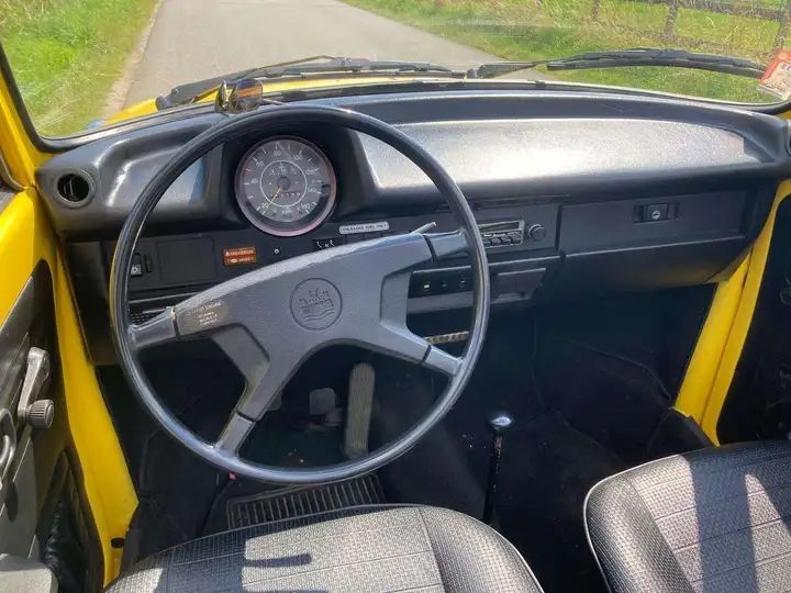 Volkswagen Beetle Convertible • 1975 • 23,000 km 1