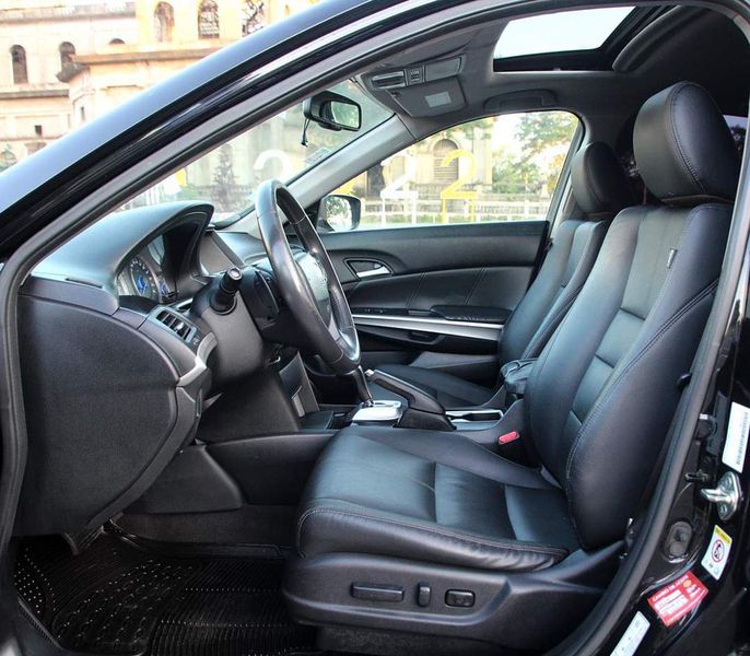 Honda Crosstour • 2014 • 123,456 km 4