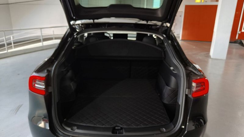 Tesla Model Y • 2023 • 46,686 km 13