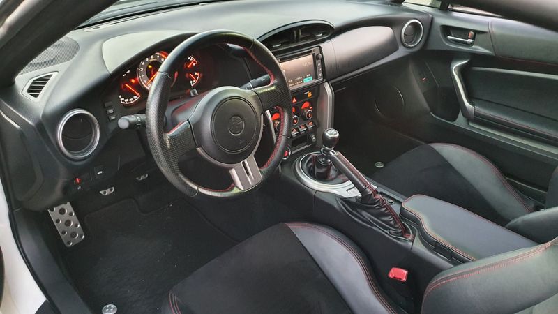 Toyota GT86 • 2013 • 60,000 km 3
