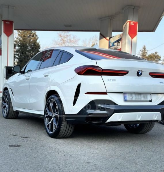 BMW X6 • 2021 • 17,000 km 2