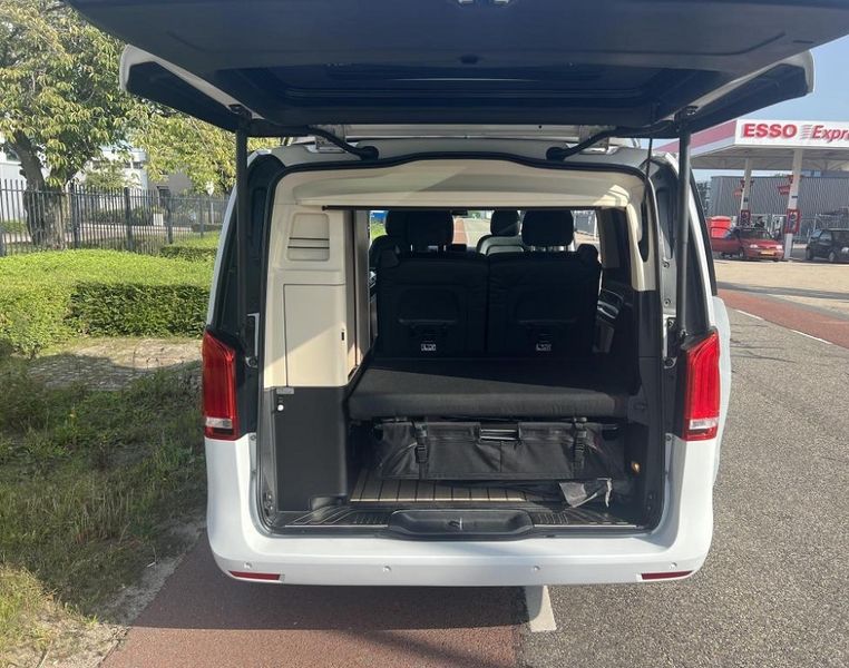 Mercedes-Benz 210 Van • 2018 • 101,000 km 11