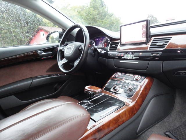 Audi A8 • 2011 • 230,000 km 4