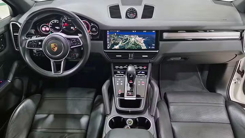 Porsche Cayenne • 2018 • 88,242 km 3