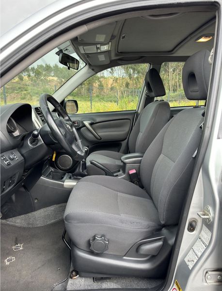 Toyota RAV4 • 2003 • 200,000 km 2