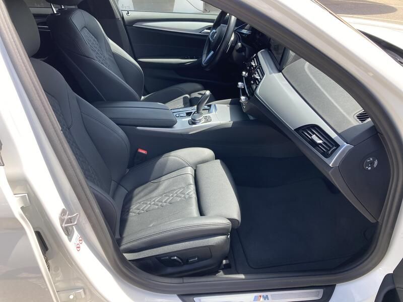 BMW 5 Series • 2023 • 19,800 km 25