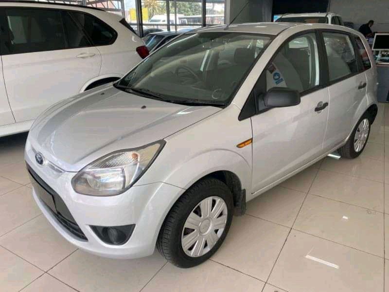 Ford Figo • 2013 • 35,000 km 4