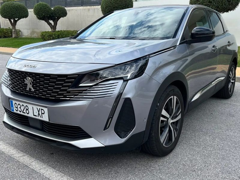 Peugeot 3008 • 2022 • 108,000 km 2