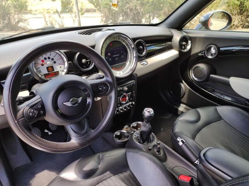MINI Cooper Coupe • 2012 • 60,000 km 3