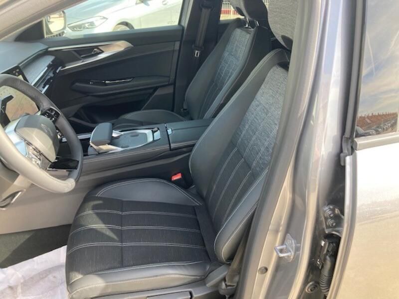 Renault Captur • 2024 • 3,542 km 24