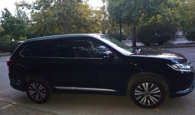 Mitsubishi Outlander • 2019 • 17,695 km 1