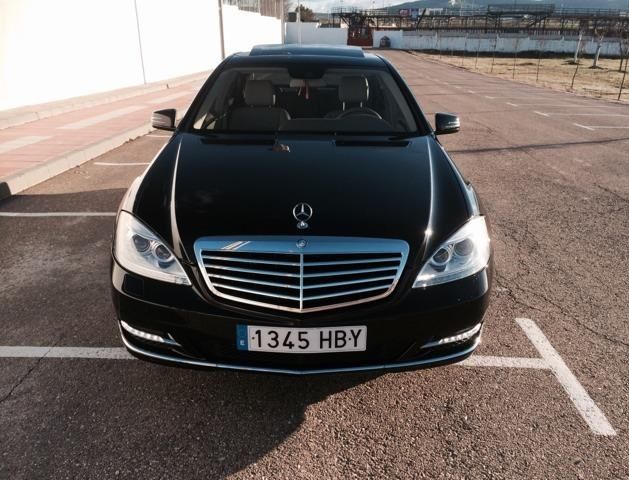 Mercedes-Benz S-Class • 2011 • 289,000 km 1
