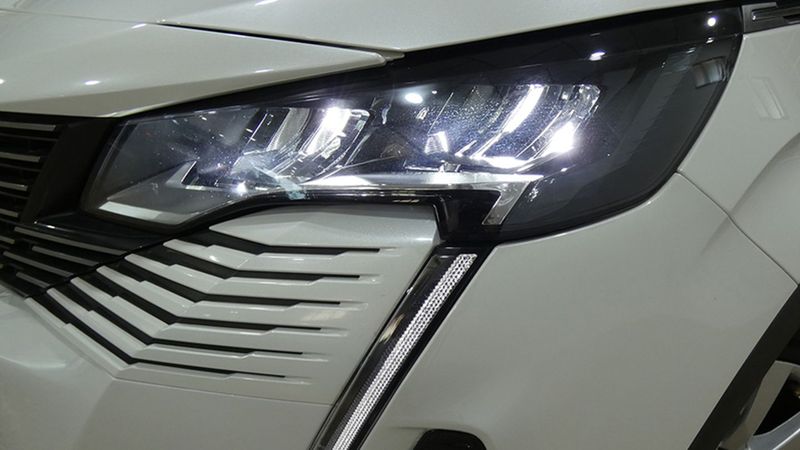 Peugeot 3008 • 2022 • 49,654 km 5