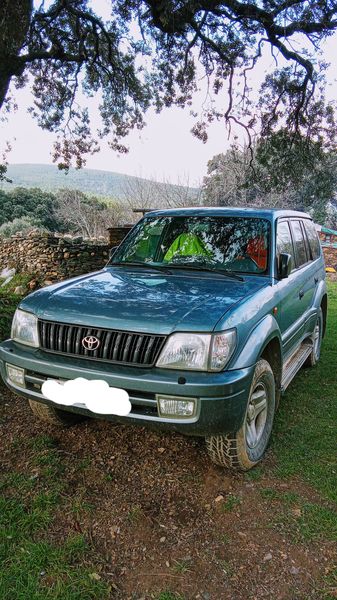 Toyota Land Cruiser • 2000 • 332,000 km 1