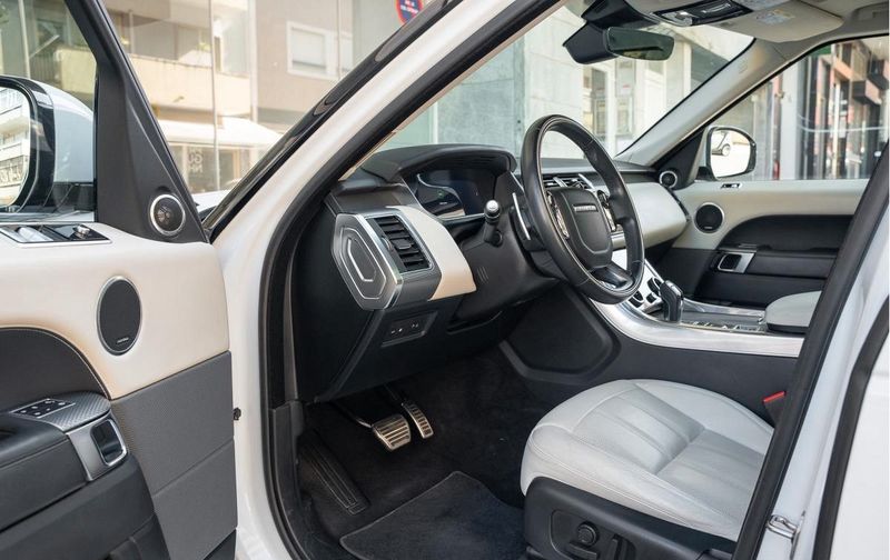 Land Rover Range Rover • 2018 • 50,000 km 4