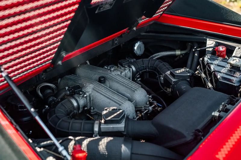 Ferrari FF • 1992 • 31,700 km 12