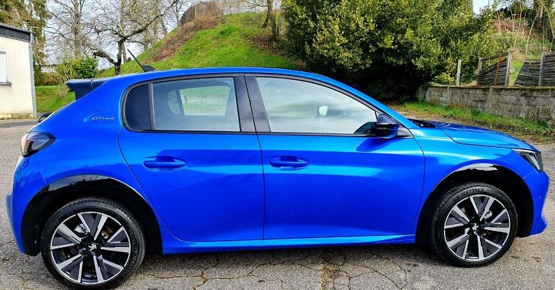 Peugeot 108 • 2021 • 25,700 km 9