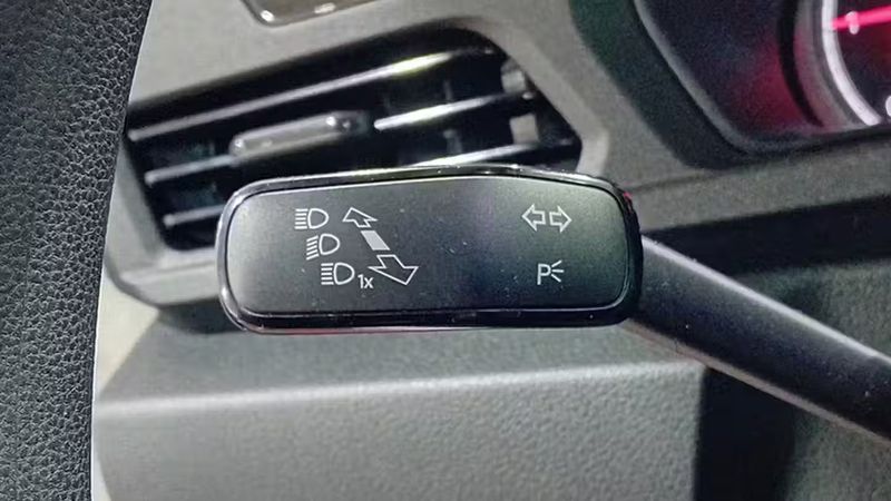 Volkswagen Caddy • 2022 • 25,160 km 5