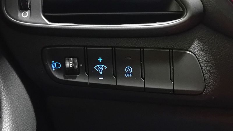 Hyundai i30 • 2022 • 5,679 km 14