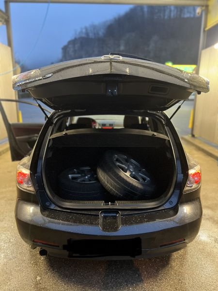 Mazda 3 • 2005 • 200,000 km 3