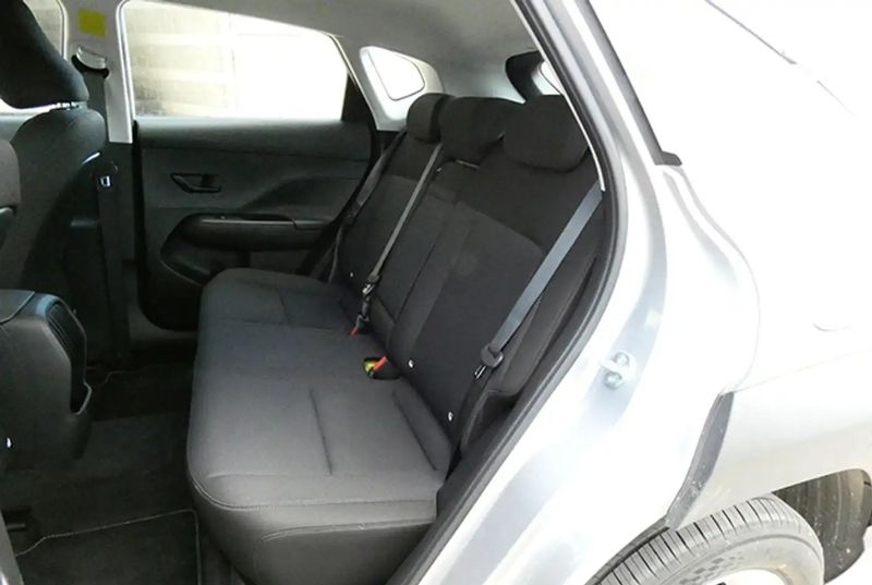 Hyundai Kona • 2023 • 9,654 km 7