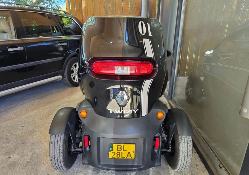 Renault Twingo • 2019 • 19,000 km 9