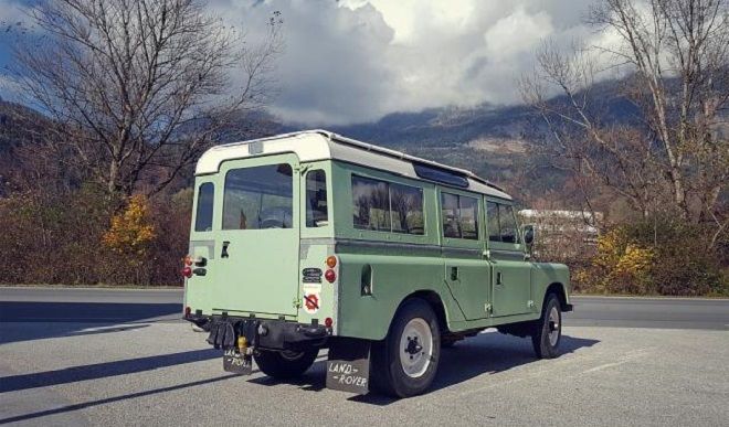 Land Rover Defender • 1971 • 118,000 km 4