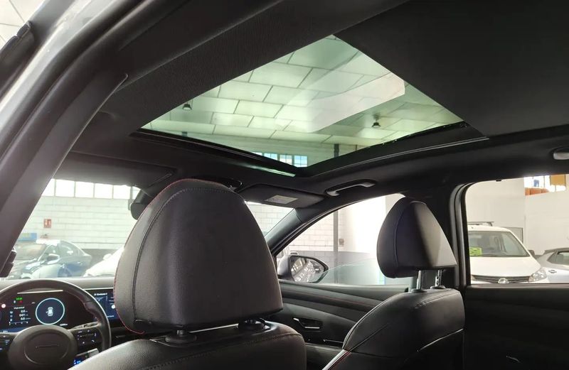 Hyundai Tucson • 2025 • 12,396 km 7