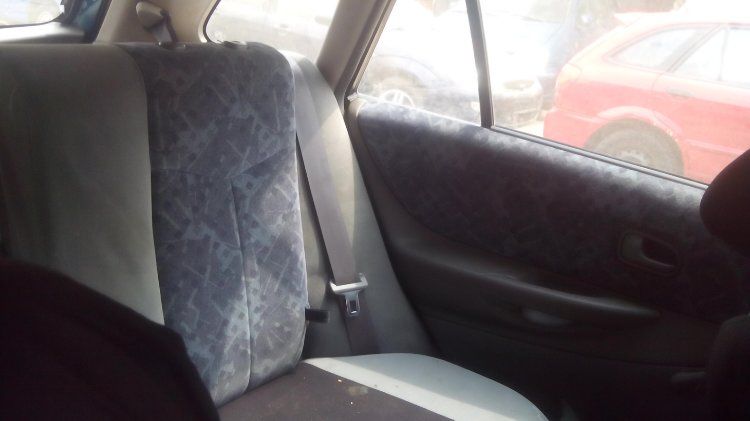 Mazda 323 • 1998 • 50,000 km 3