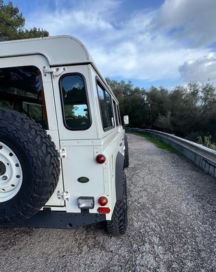 Land Rover Defender • 1998 • 72,000 km 7