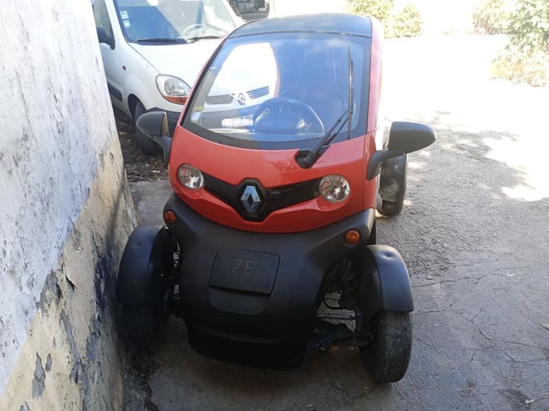 Renault Wind • 2012 • 12,000 km 1