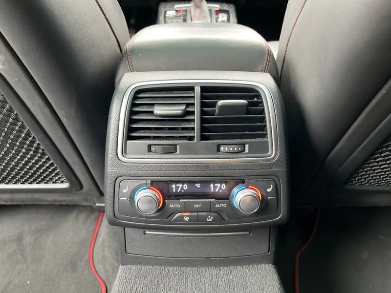 Audi RS 6 • 2013 • 211,000 km 12