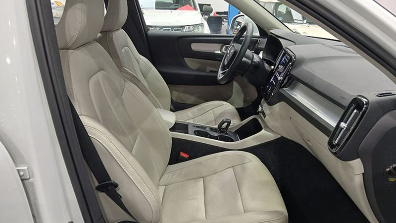Volvo XC40 • 2022 • 41,043 km 14
