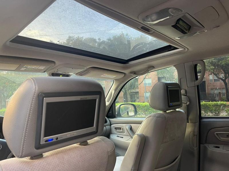 Toyota Tundra • 2004 • 11,200 km 4