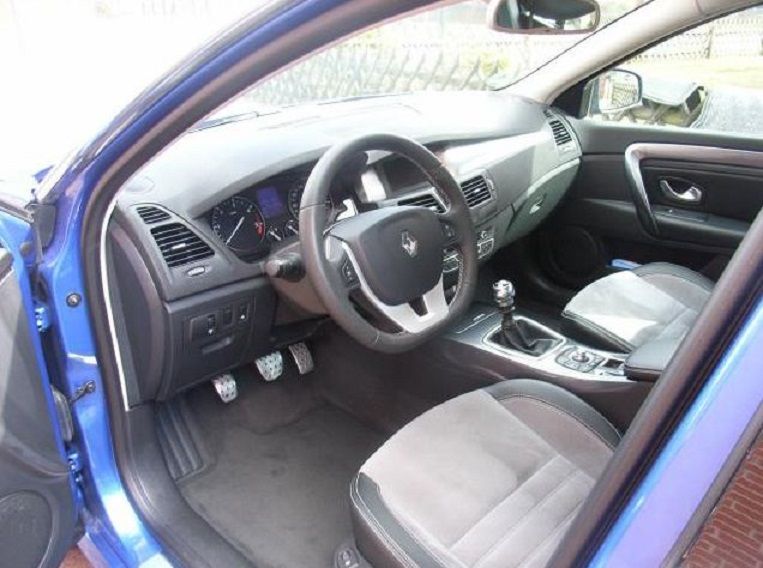 Renault Laguna • 2009 • 150,000 km 3