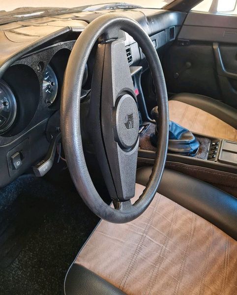 Porsche 924 • 1981 • 73,000 km 2