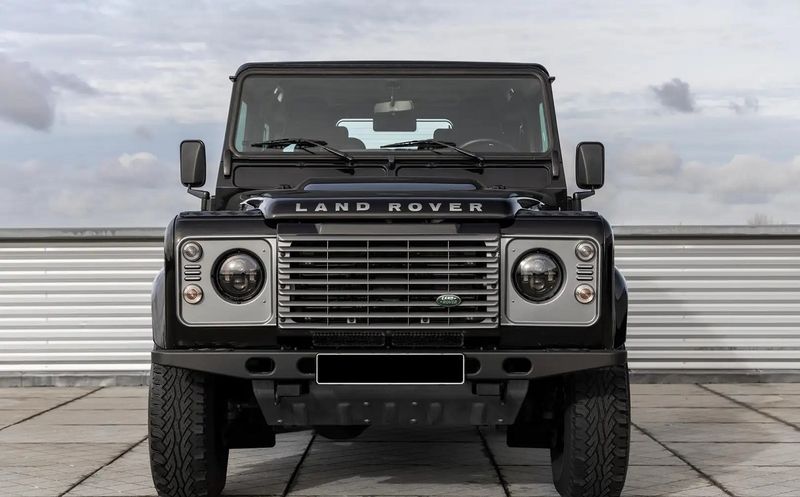 Land Rover Defender • 2012 • 83,000 km 5