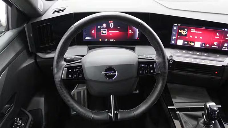 Opel Astra • 2023 • 46,137 km 2