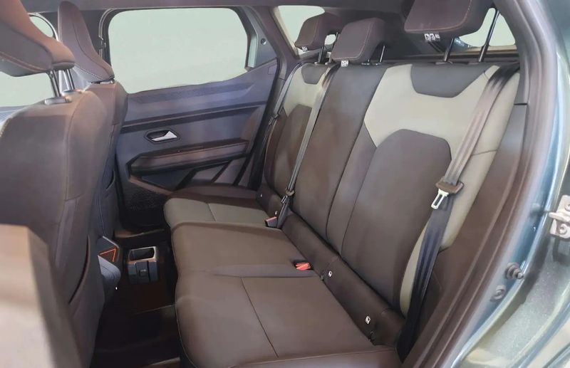 Dacia Duster • 2024 • 33,748 km 6