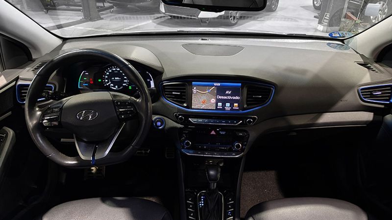 Hyundai Ioniq Hybrid • 2016 • 148,660 km 5