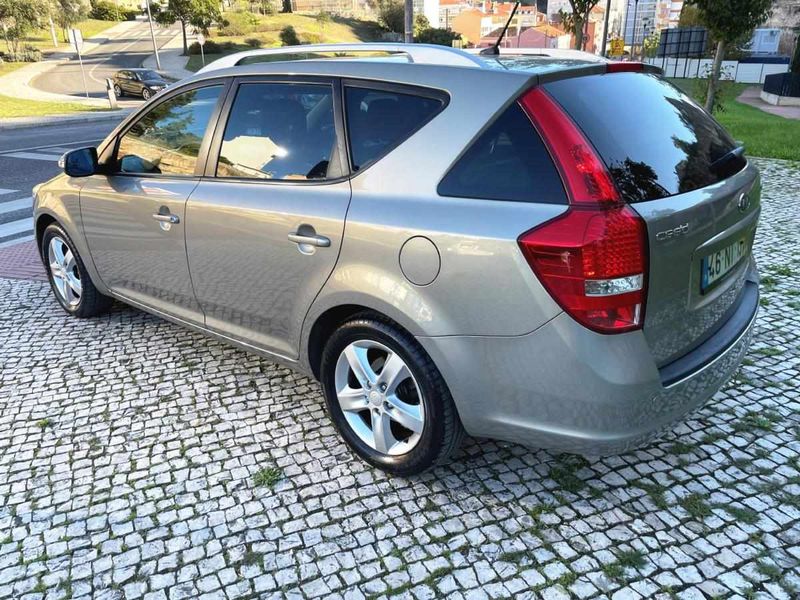 Kia Cee`d SW • 2013 • 128,000 km 1