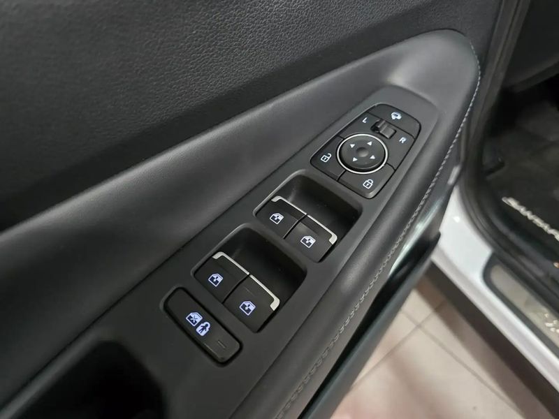 Hyundai Santa Fe • 2021 • 74,000 km 12