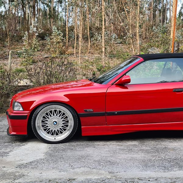 BMW 328i • 1993 • 89,000 km 2