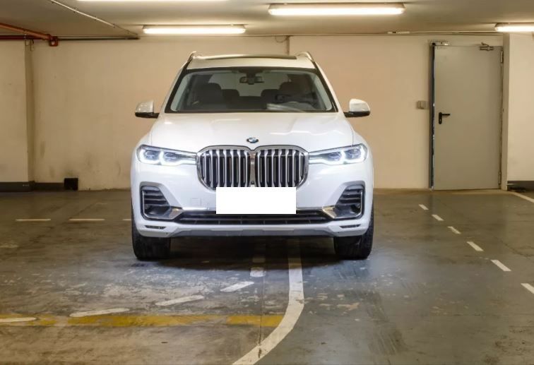 BMW X7 • 2021 • 60,000 km 3